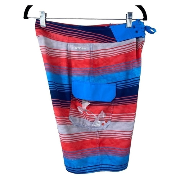 Under Armour Men's Swim Trunks Board Shorts Red Blue Gray Size 28 Loose Fit - Picture 3 of 9